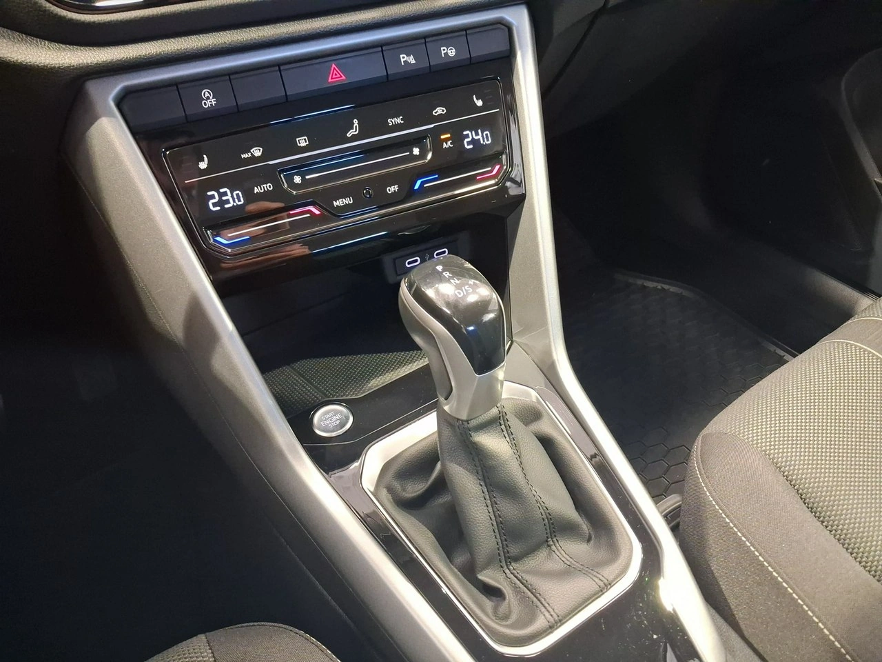 Volkswagen T-Roc - Zdjęcie 20