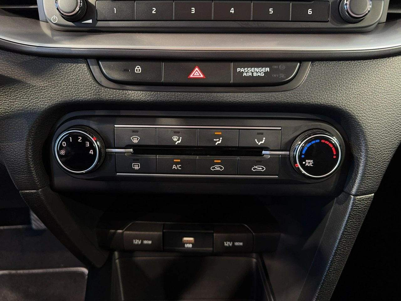 Kia Ceed - Zdjęcie 20