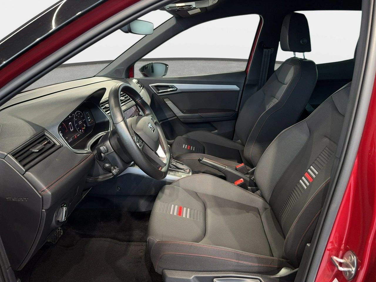 Seat Arona - Zdjęcie 11