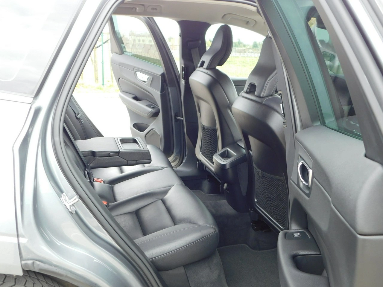 Volvo XC 60 - Zdjęcie 10