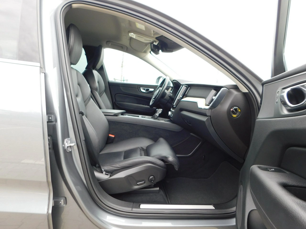 Volvo XC 60 - Zdjęcie 8