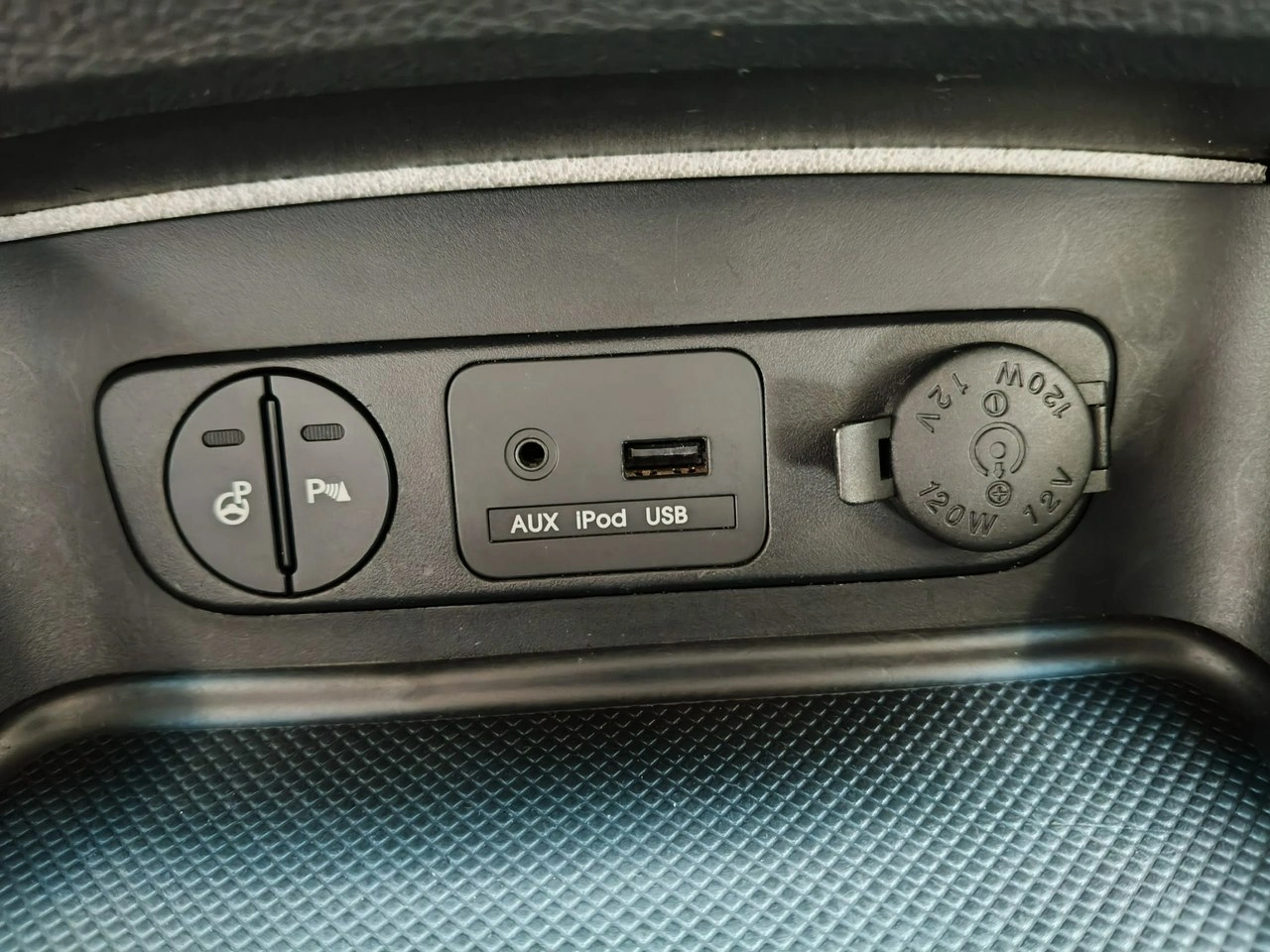 Kia Sportage - Zdjęcie 28