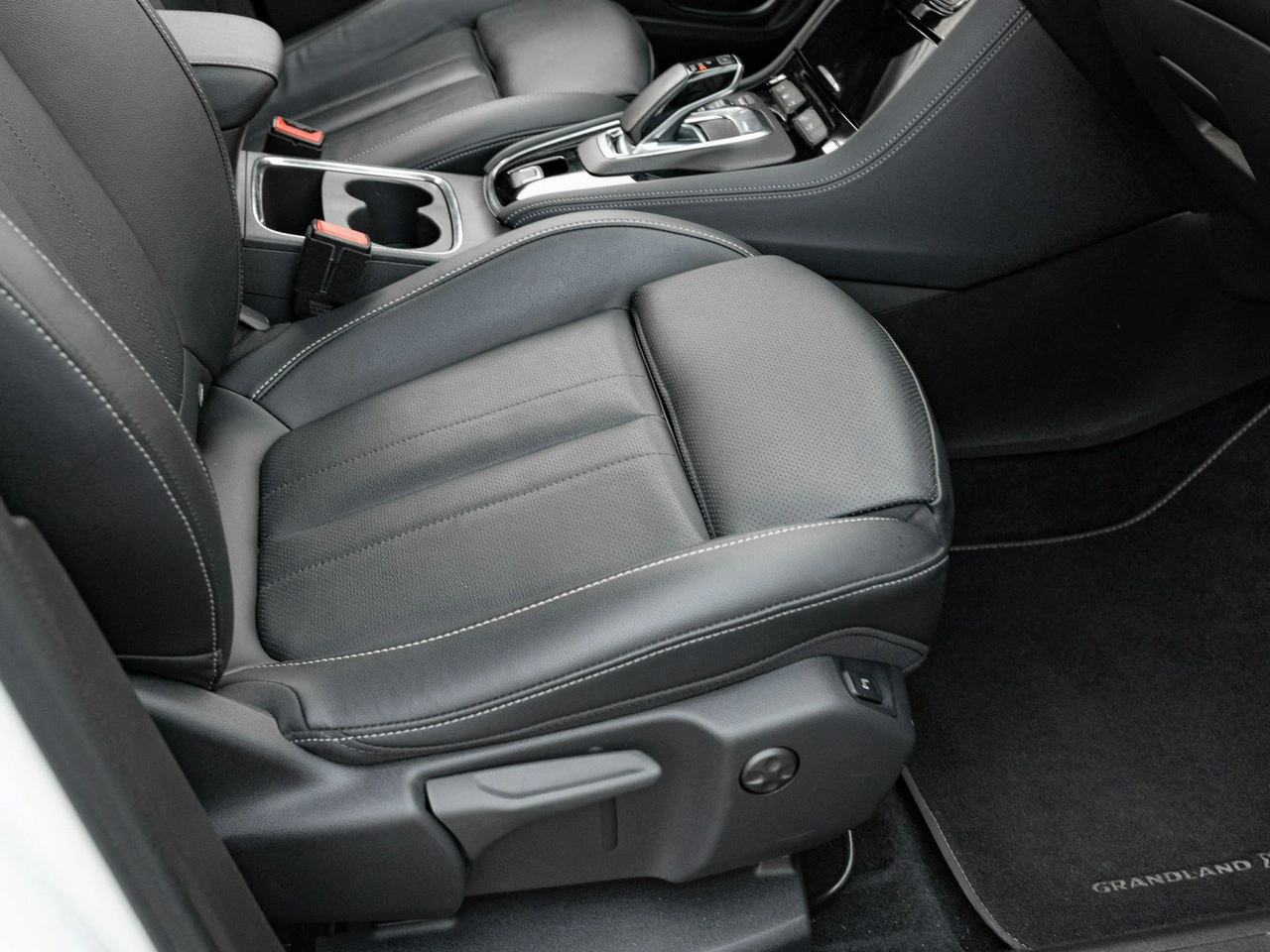 Opel Grandland X - Zdjęcie 33