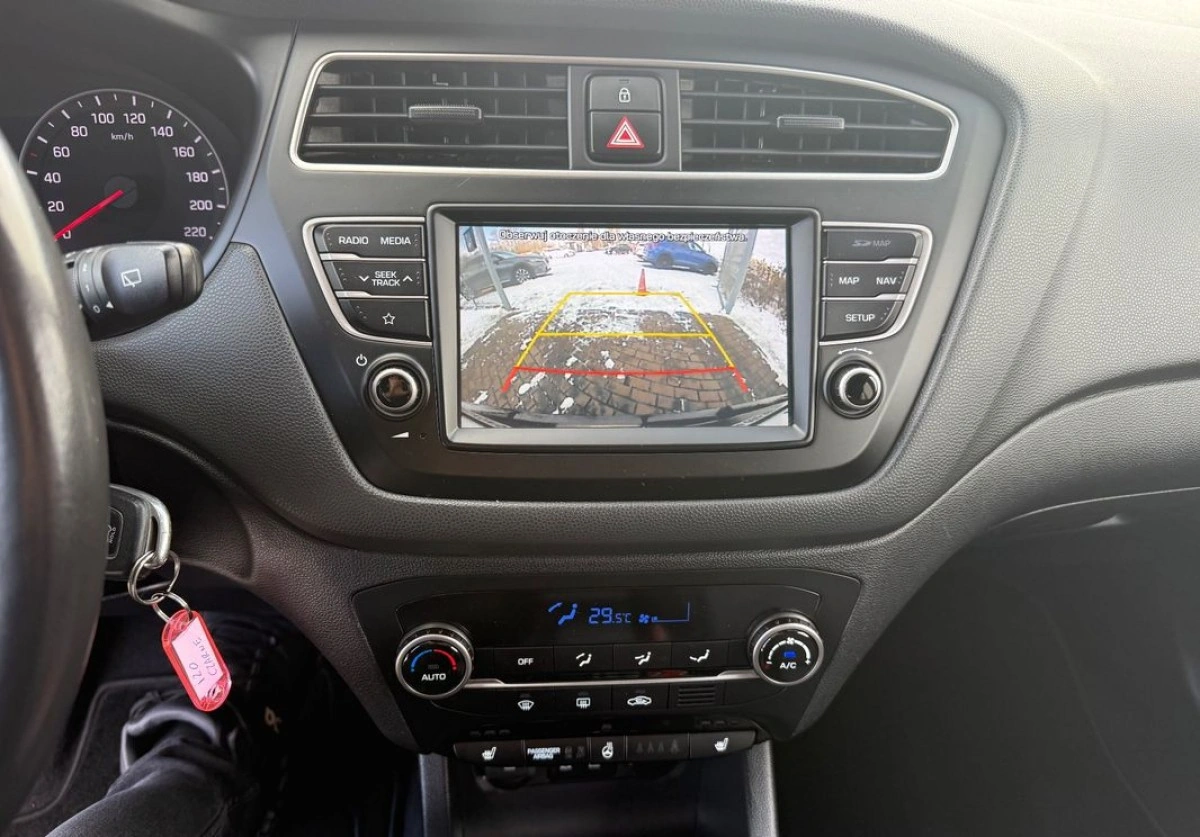 Hyundai i20 - Zdjęcie 9