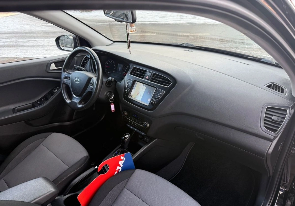 Hyundai i20 - Zdjęcie 10