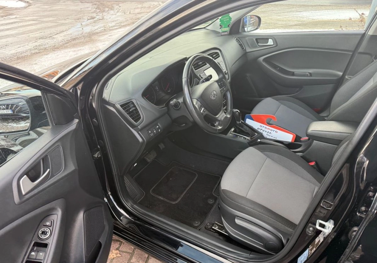 Hyundai i20 - Zdjęcie 11