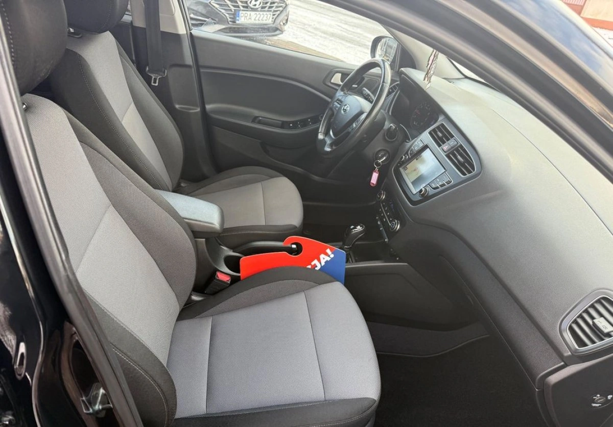 Hyundai i20 - Zdjęcie 12