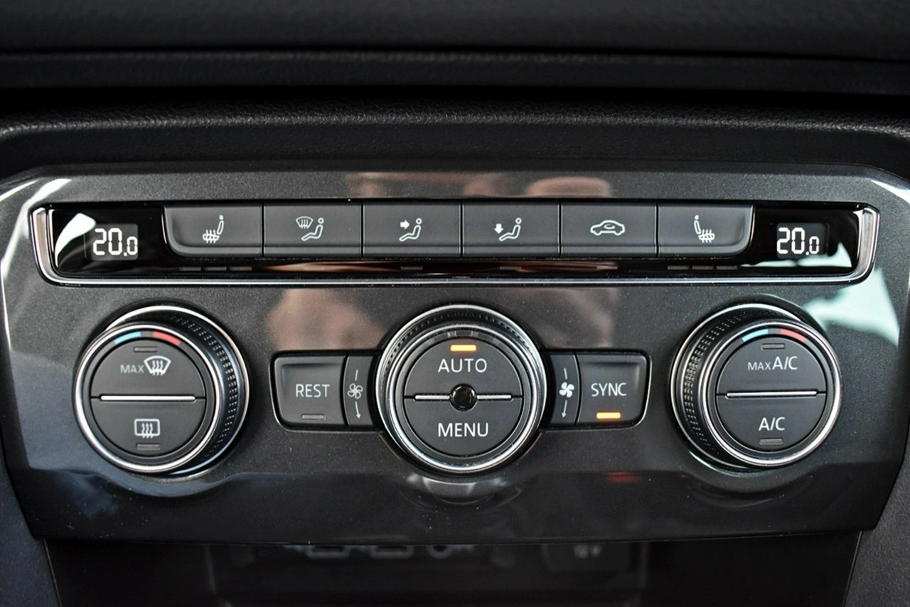 Volkswagen Tiguan - Zdjęcie 26