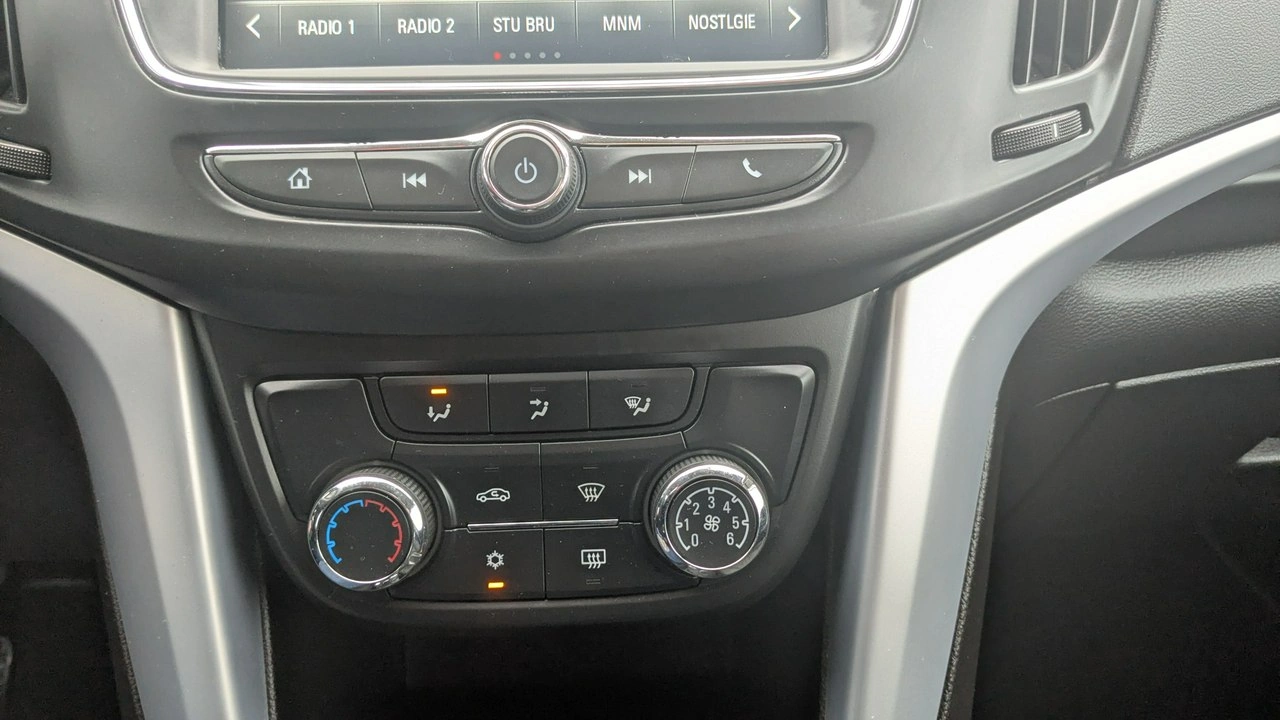 Opel Zafira - Zdjęcie 18