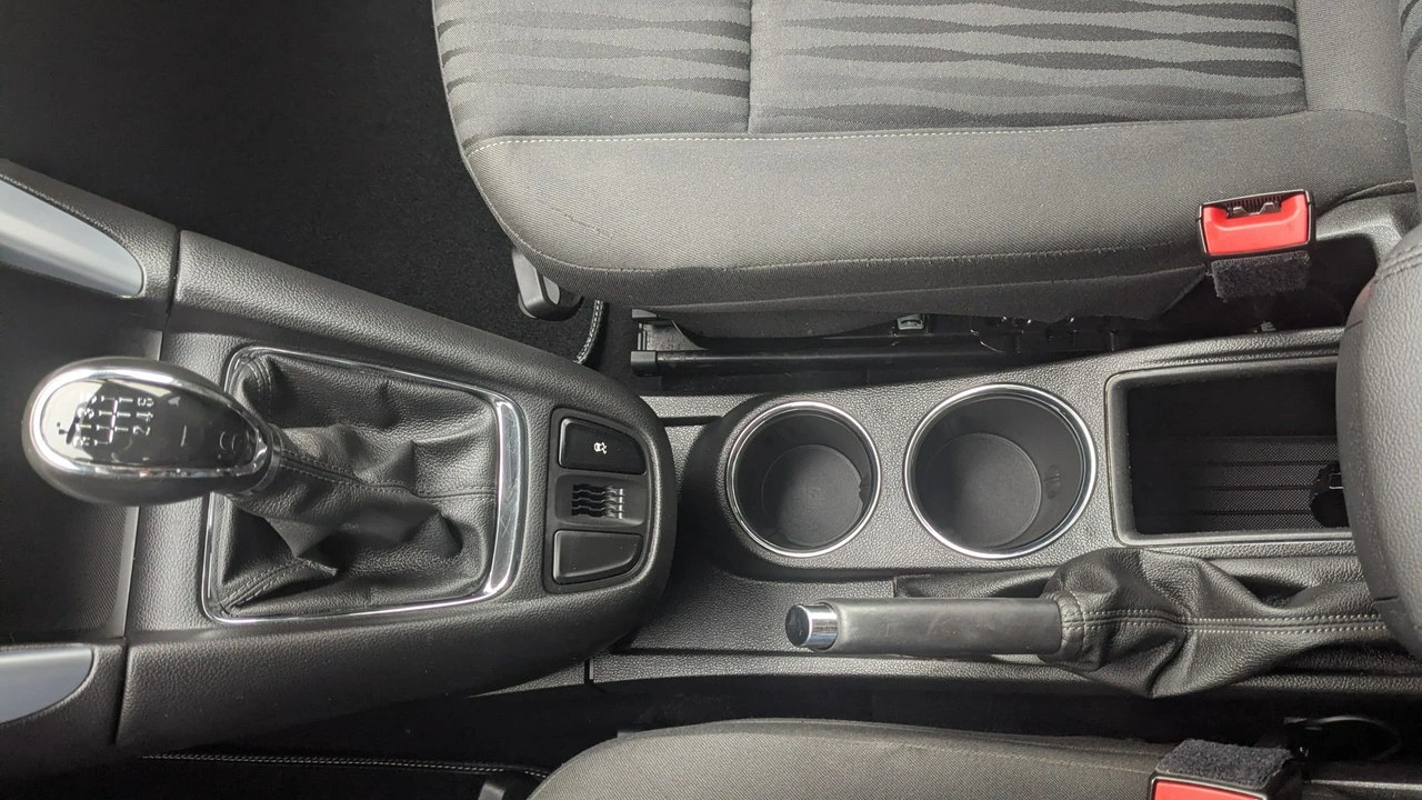 Opel Zafira - Zdjęcie 24