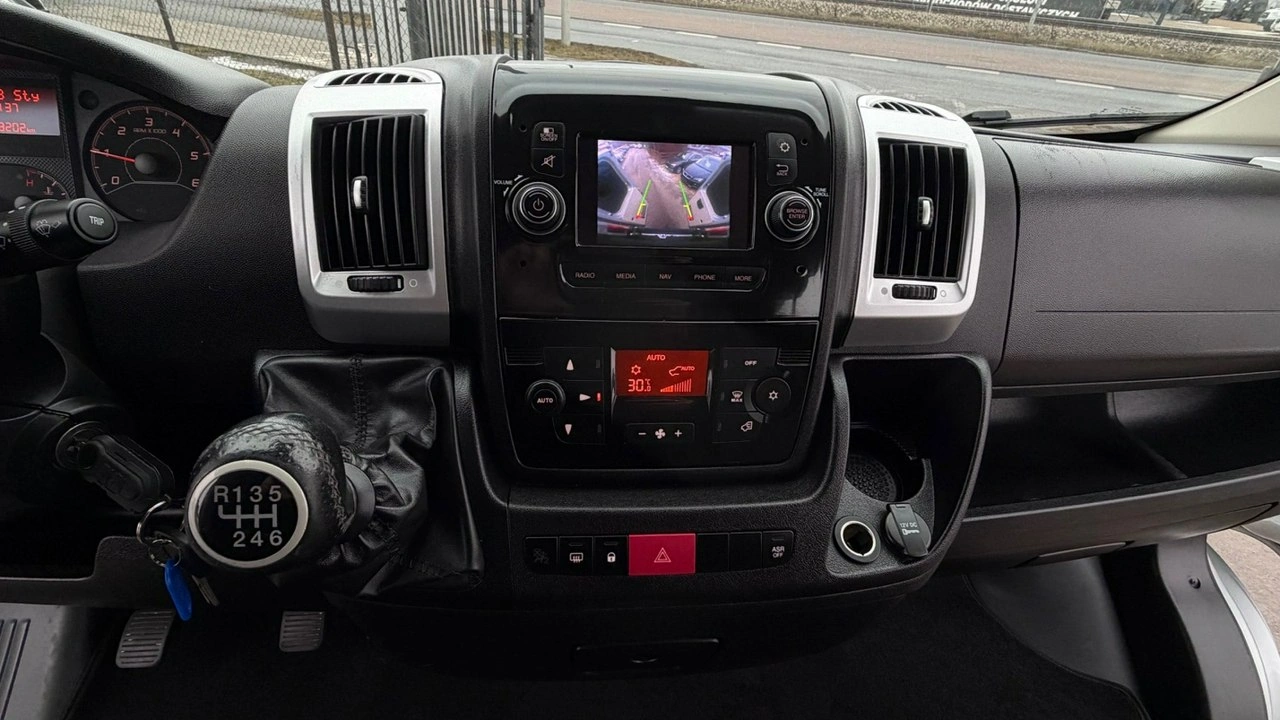 Peugeot Boxer - Zdjęcie 22