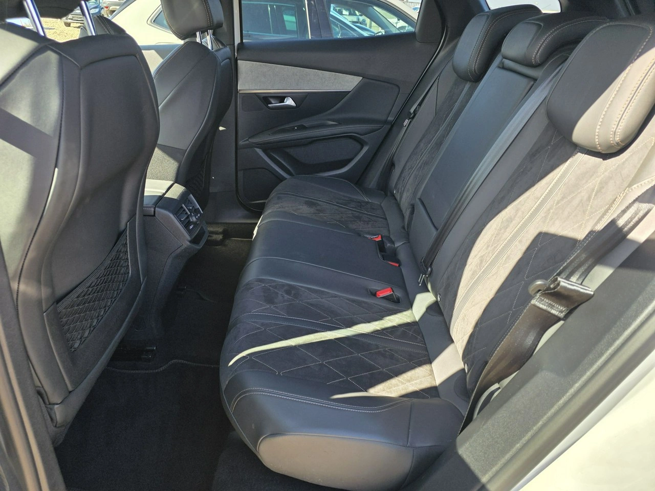 Peugeot 3008 - Zdjęcie 24