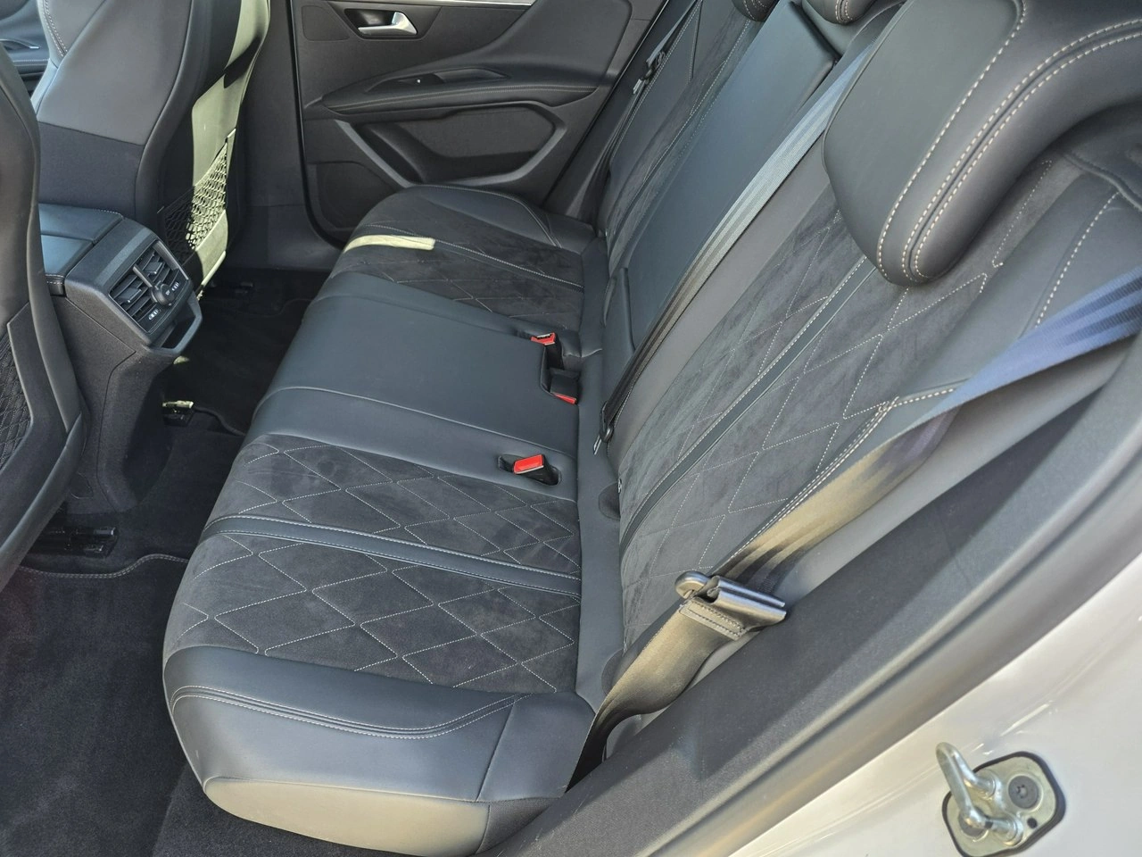 Peugeot 3008 - Zdjęcie 37