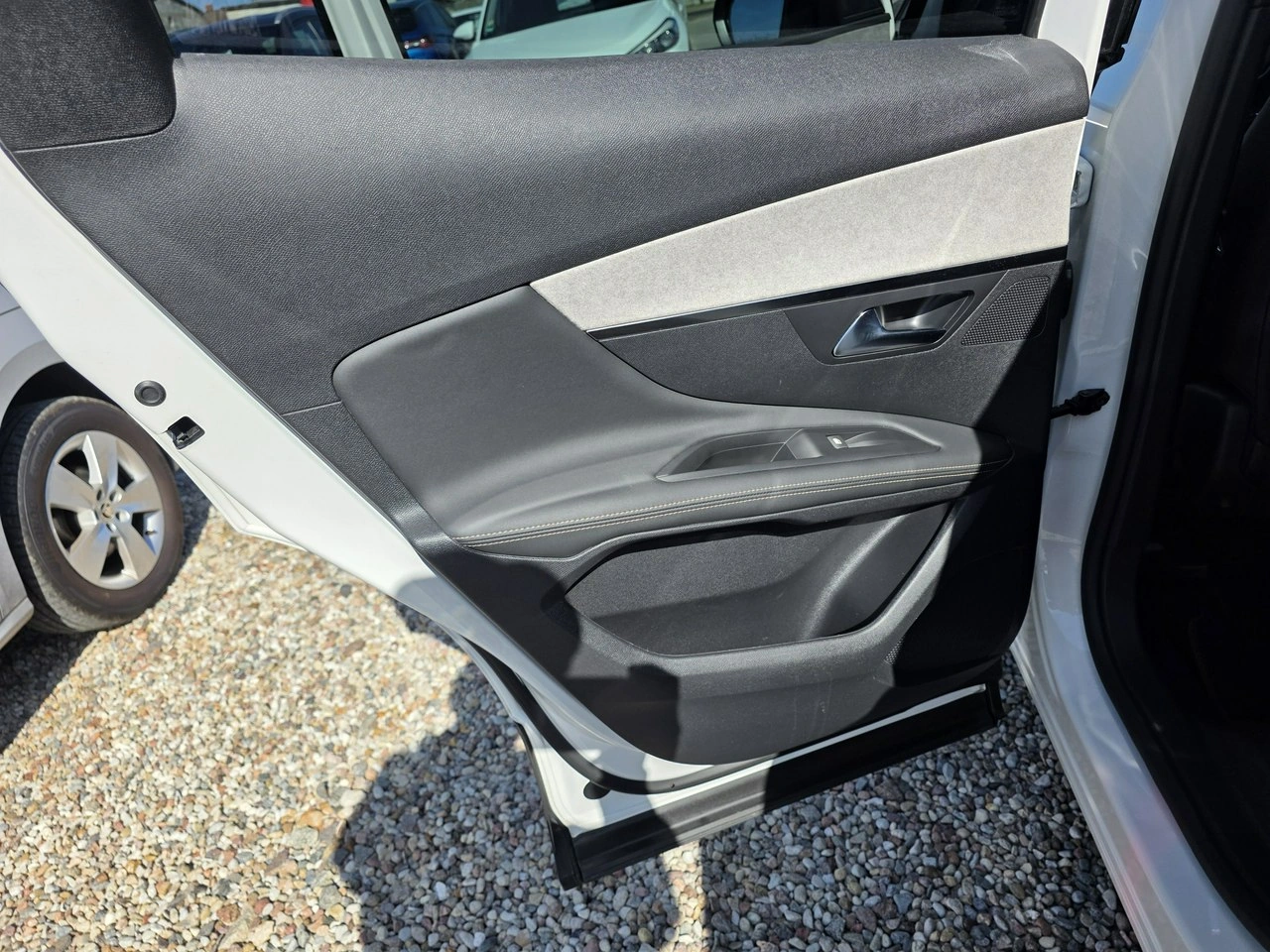 Peugeot 3008 - Zdjęcie 38