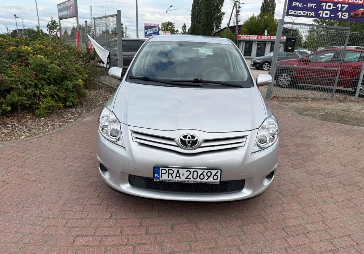 Toyota Auris - Zdjęcie 2