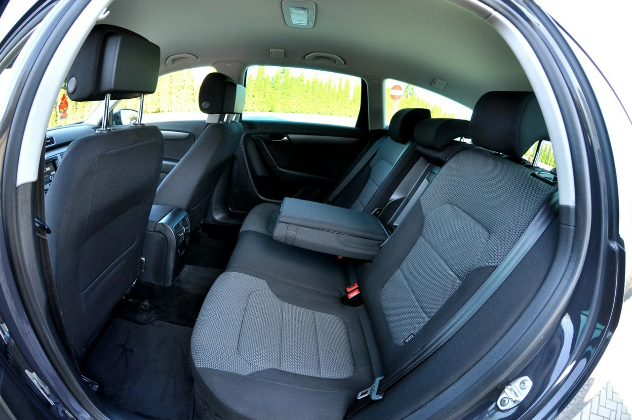 Volkswagen Passat - Zdjęcie 9