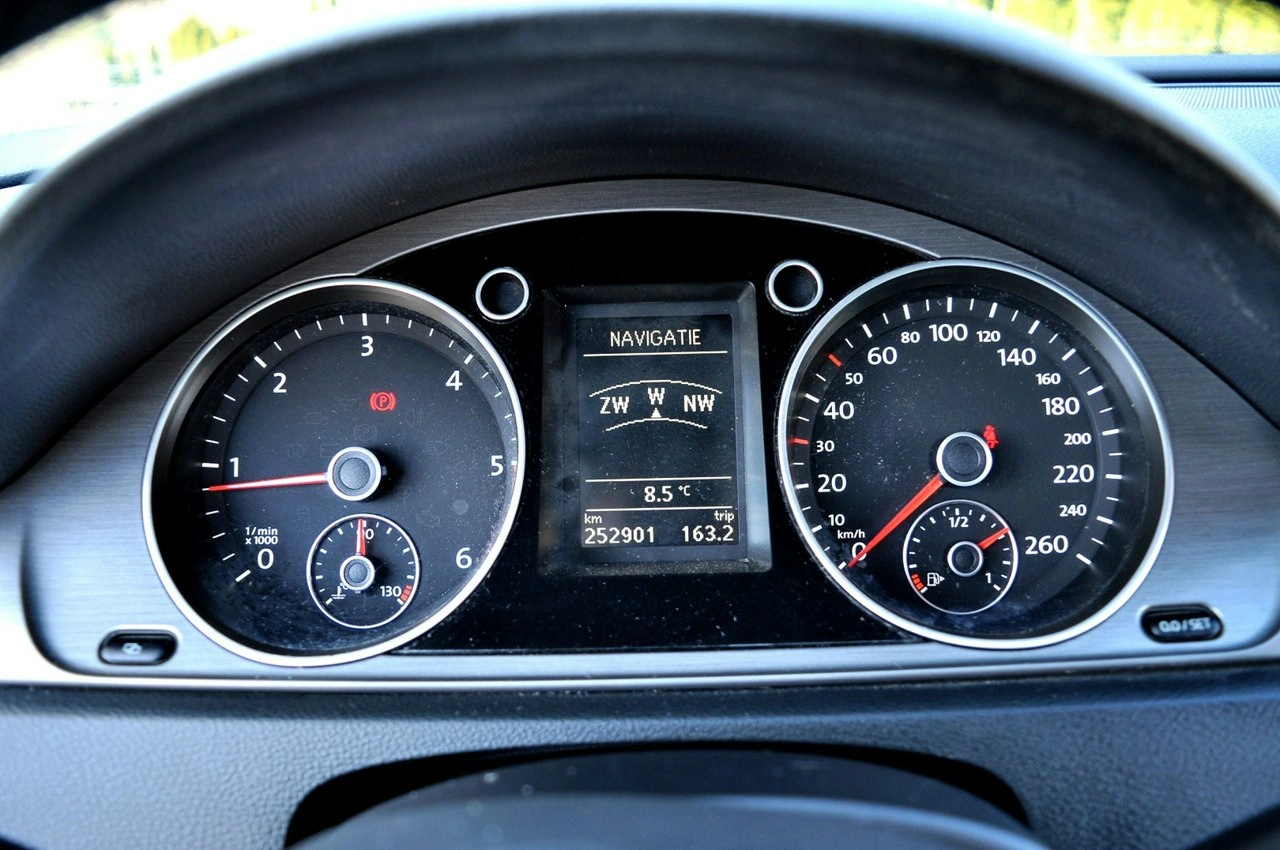 Volkswagen Passat - Zdjęcie 12