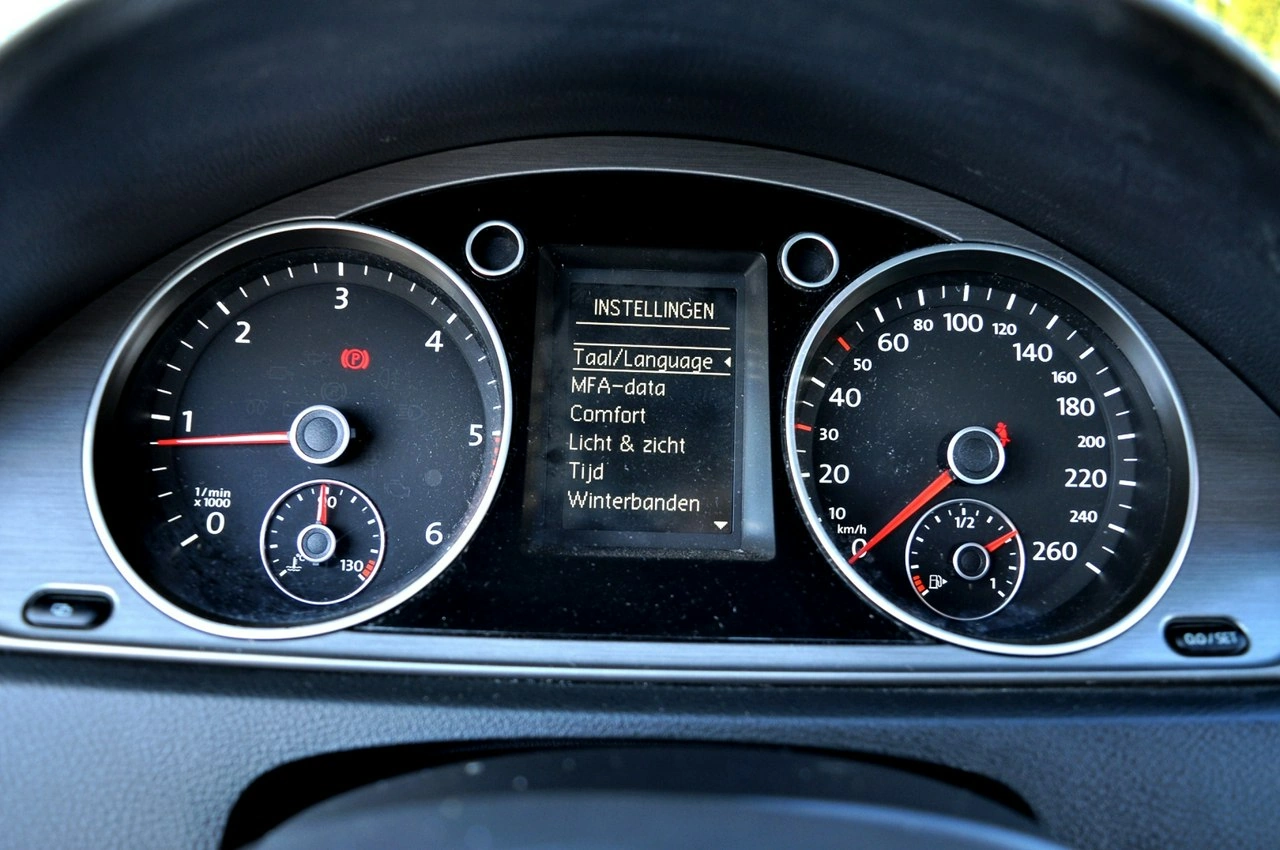 Volkswagen Passat - Zdjęcie 13