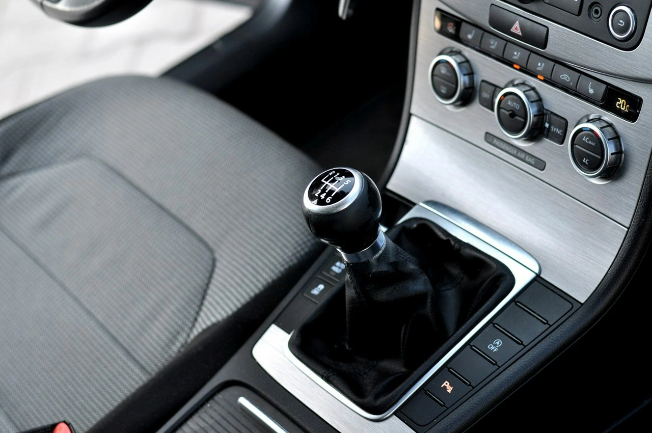 Volkswagen Passat - Zdjęcie 15