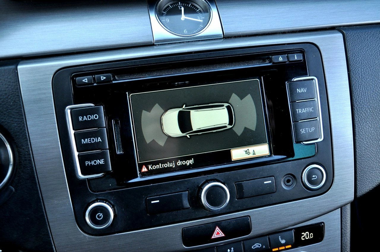 Volkswagen Passat - Zdjęcie 20