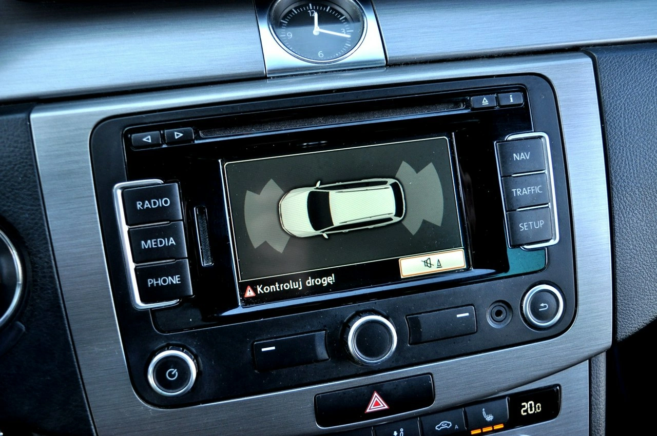 Volkswagen Passat - Zdjęcie 20