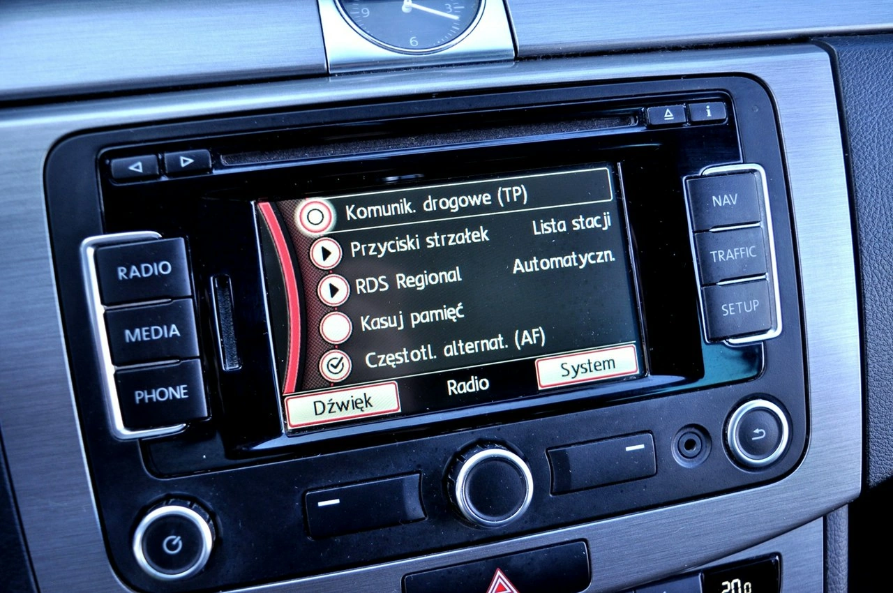 Volkswagen Passat - Zdjęcie 22