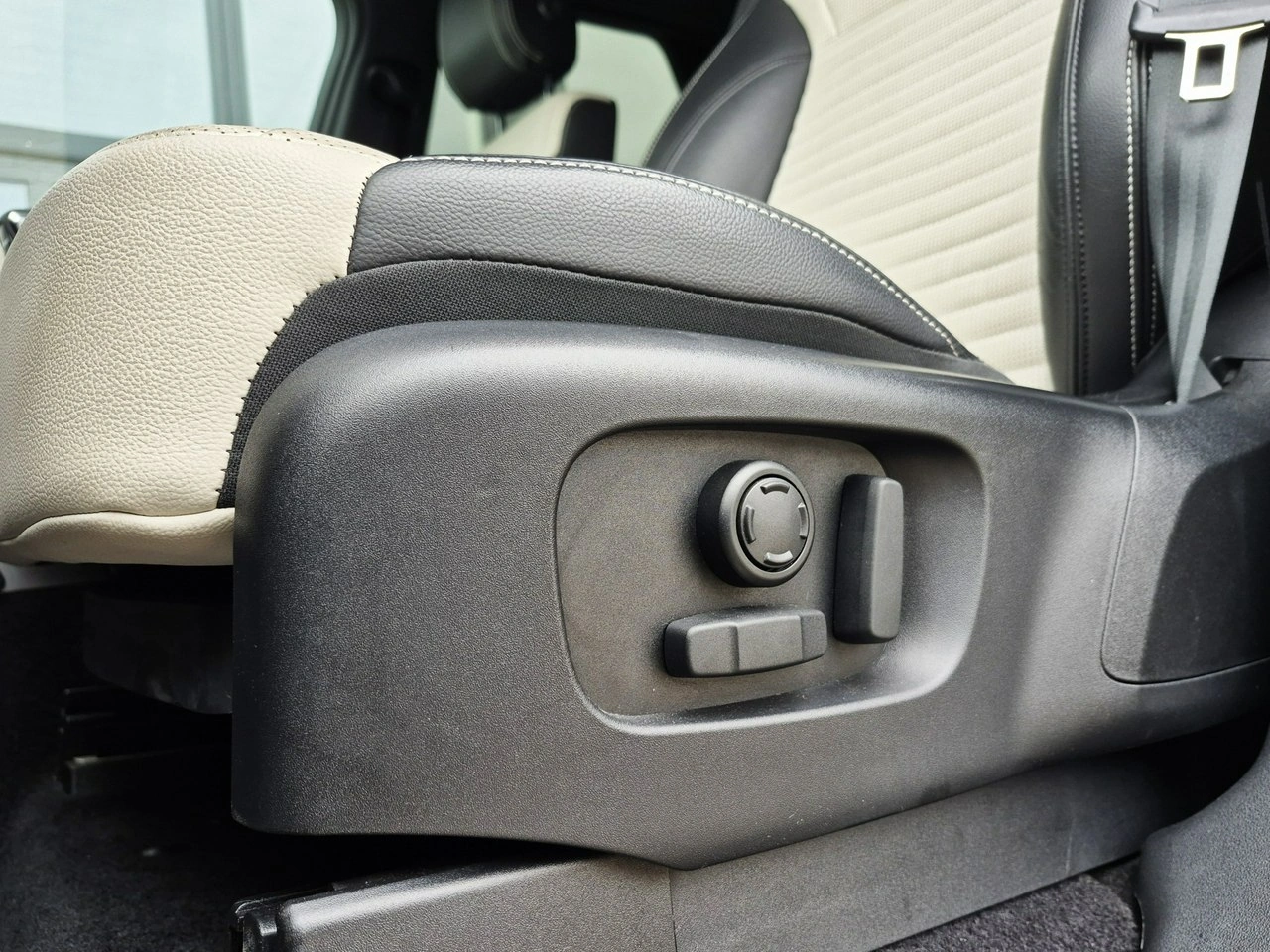 Land Rover Discovery - Zdjęcie 21