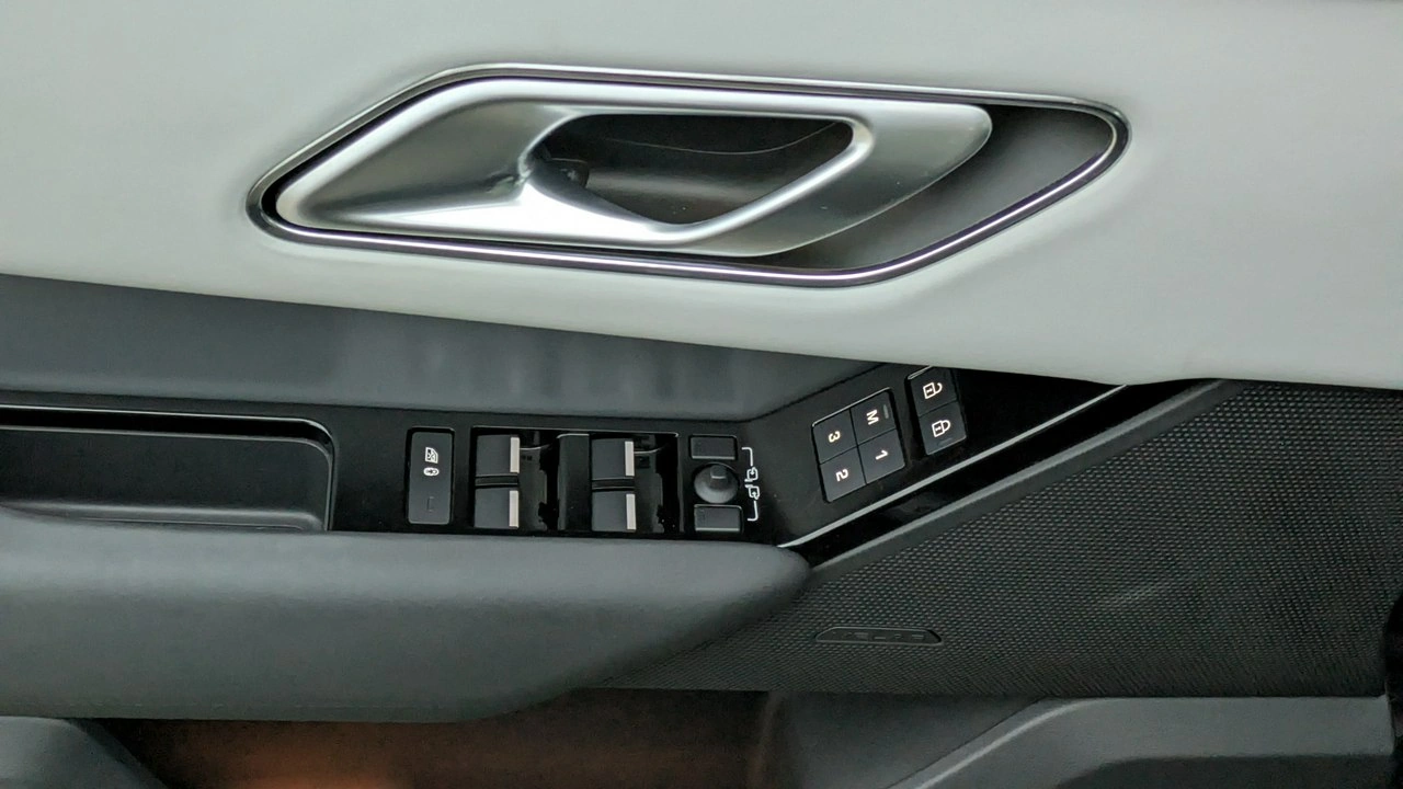 Land Rover Range Rover Velar - Zdjęcie 11