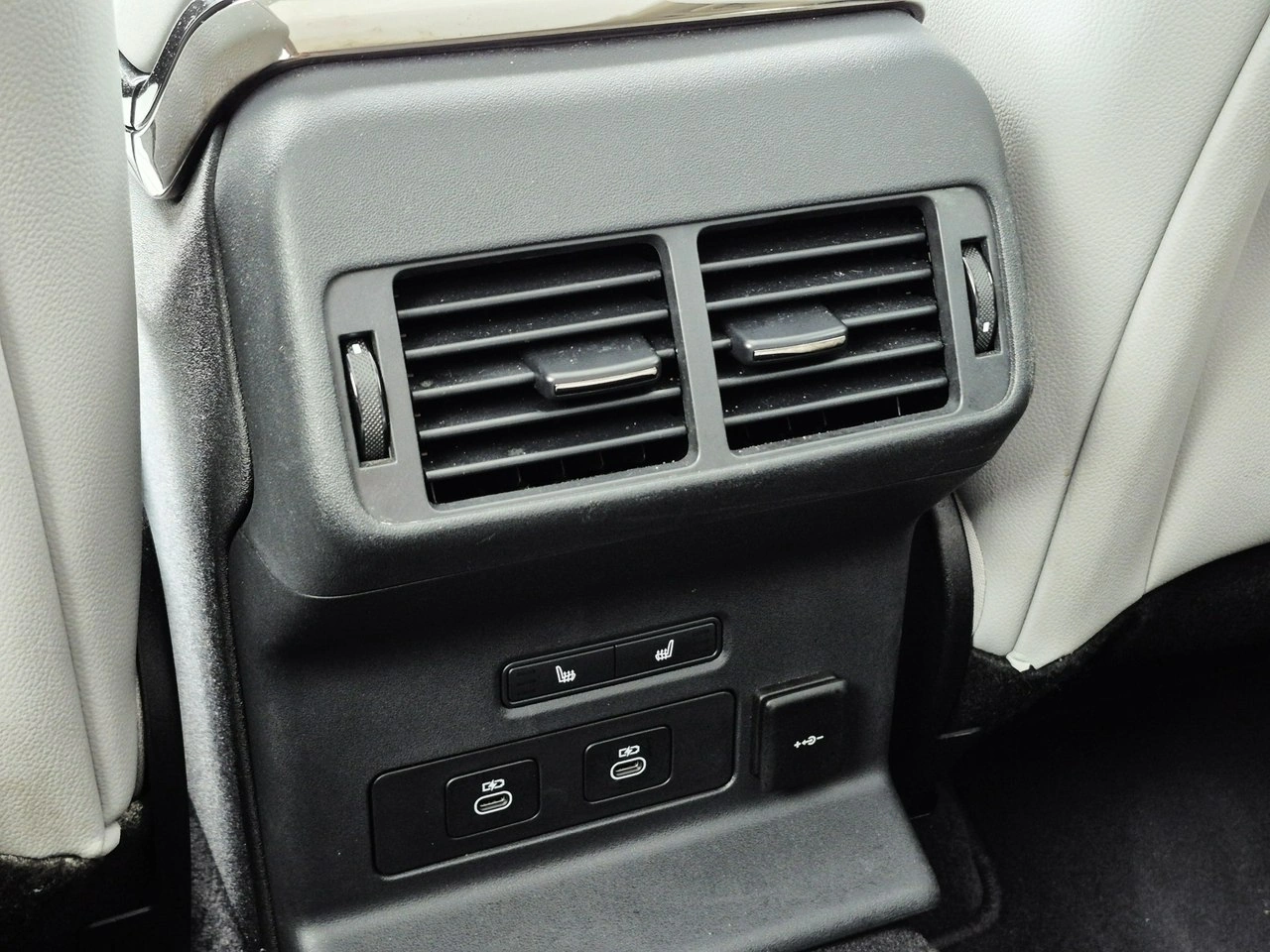 Land Rover Range Rover Velar - Zdjęcie 24