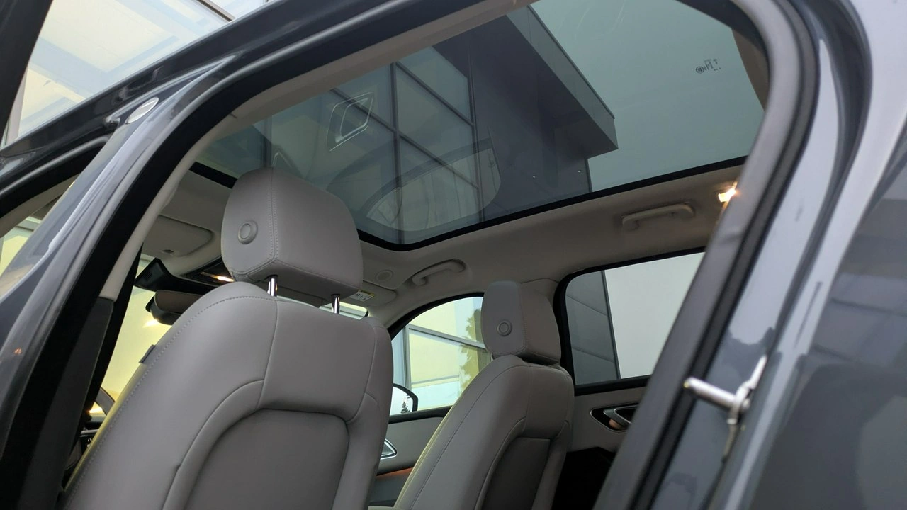 Land Rover Range Rover Velar - Zdjęcie 28