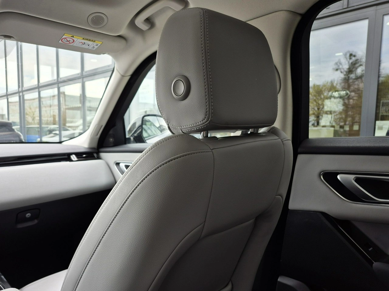 Land Rover Range Rover Velar - Zdjęcie 28