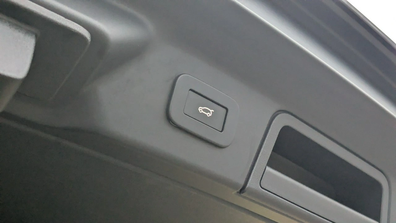 Land Rover Range Rover Velar - Zdjęcie 31