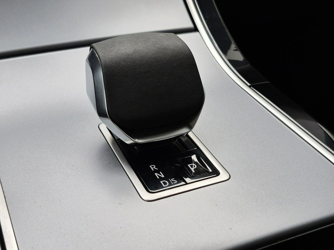 Land Rover Range Rover Velar - Zdjęcie 33