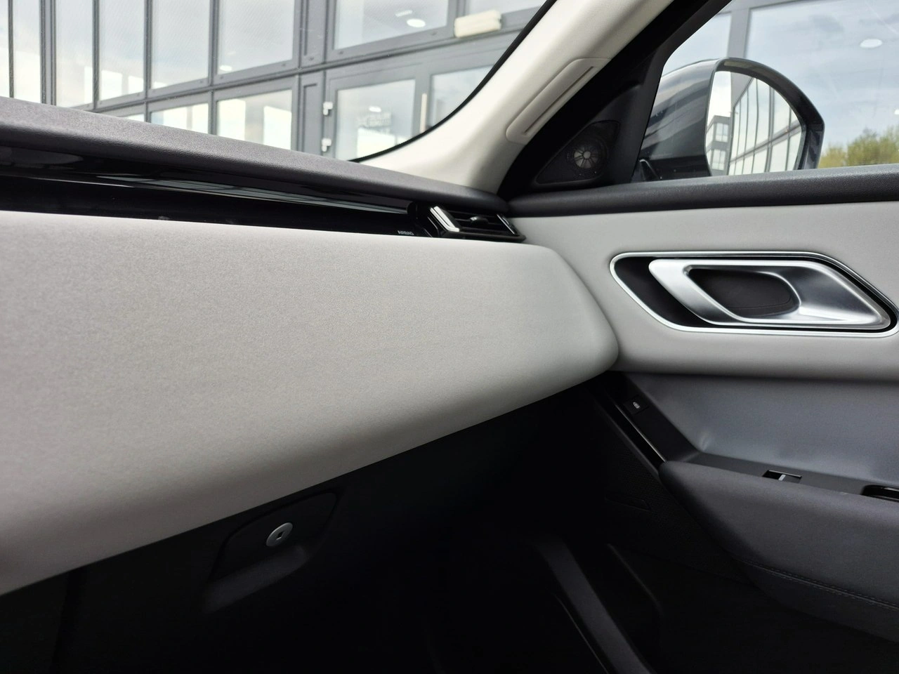 Land Rover Range Rover Velar - Zdjęcie 34