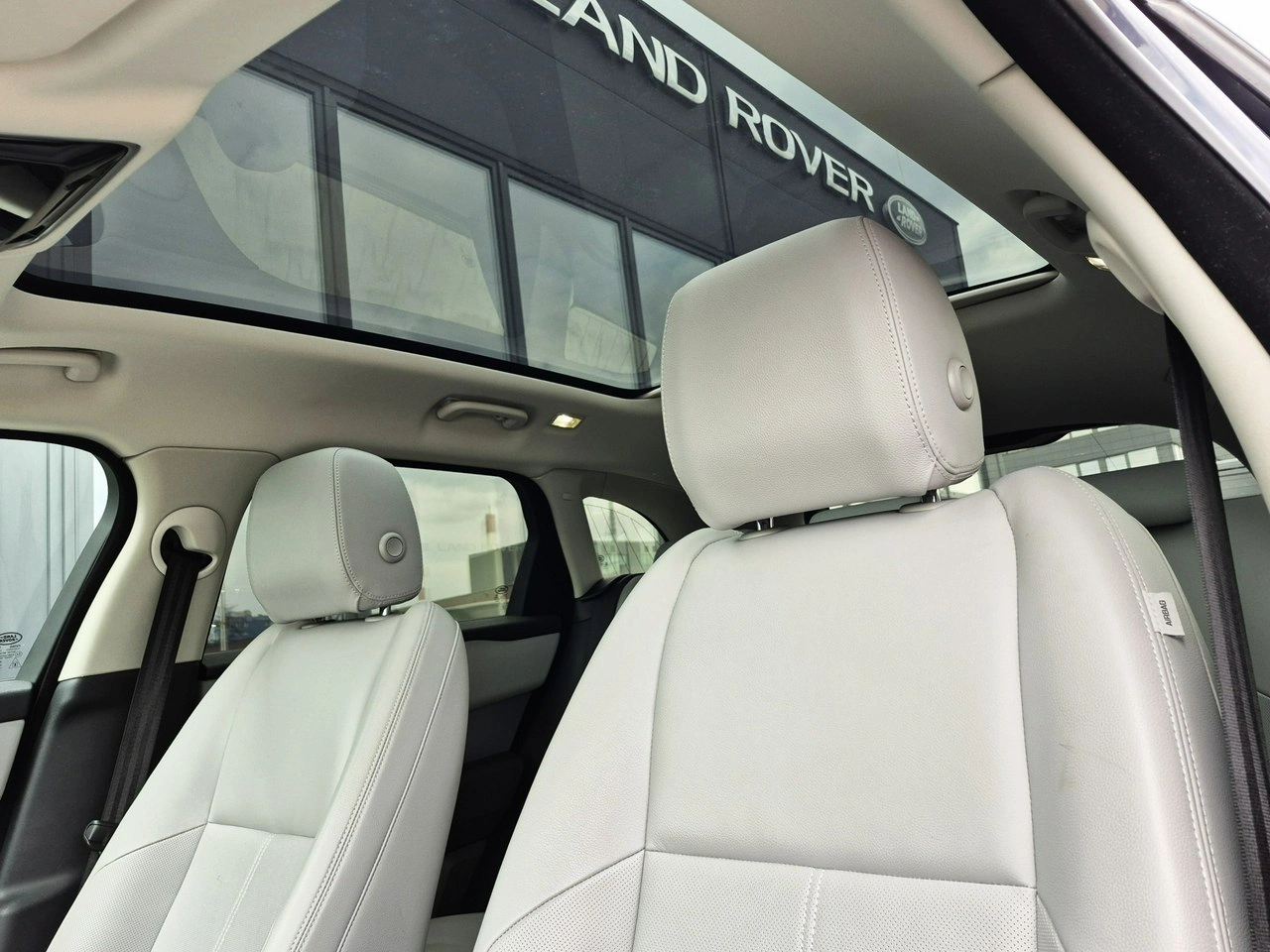 Land Rover Range Rover Velar - Zdjęcie 38