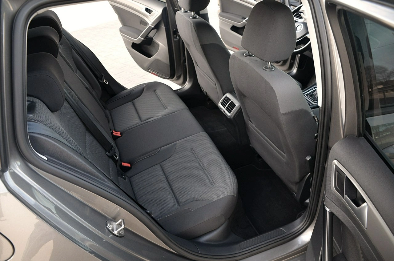 Volkswagen Golf - Zdjęcie 19