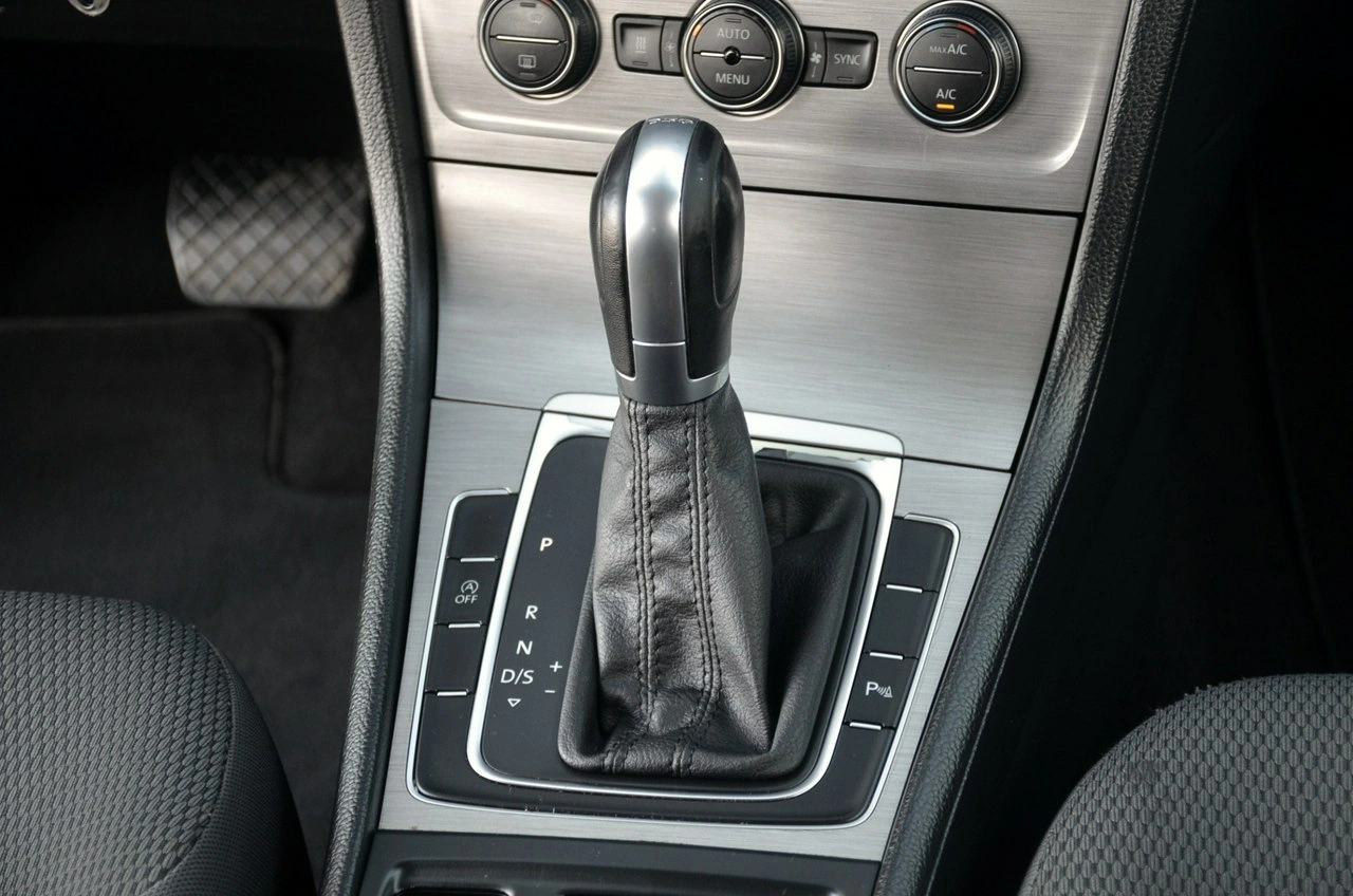 Volkswagen Golf - Zdjęcie 22