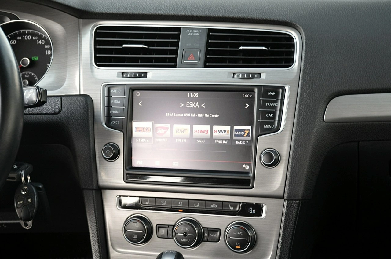 Volkswagen Golf - Zdjęcie 23