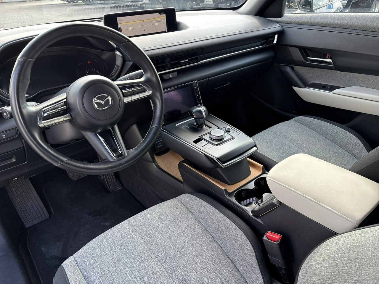 Mazda MX-30 - Zdjęcie 12