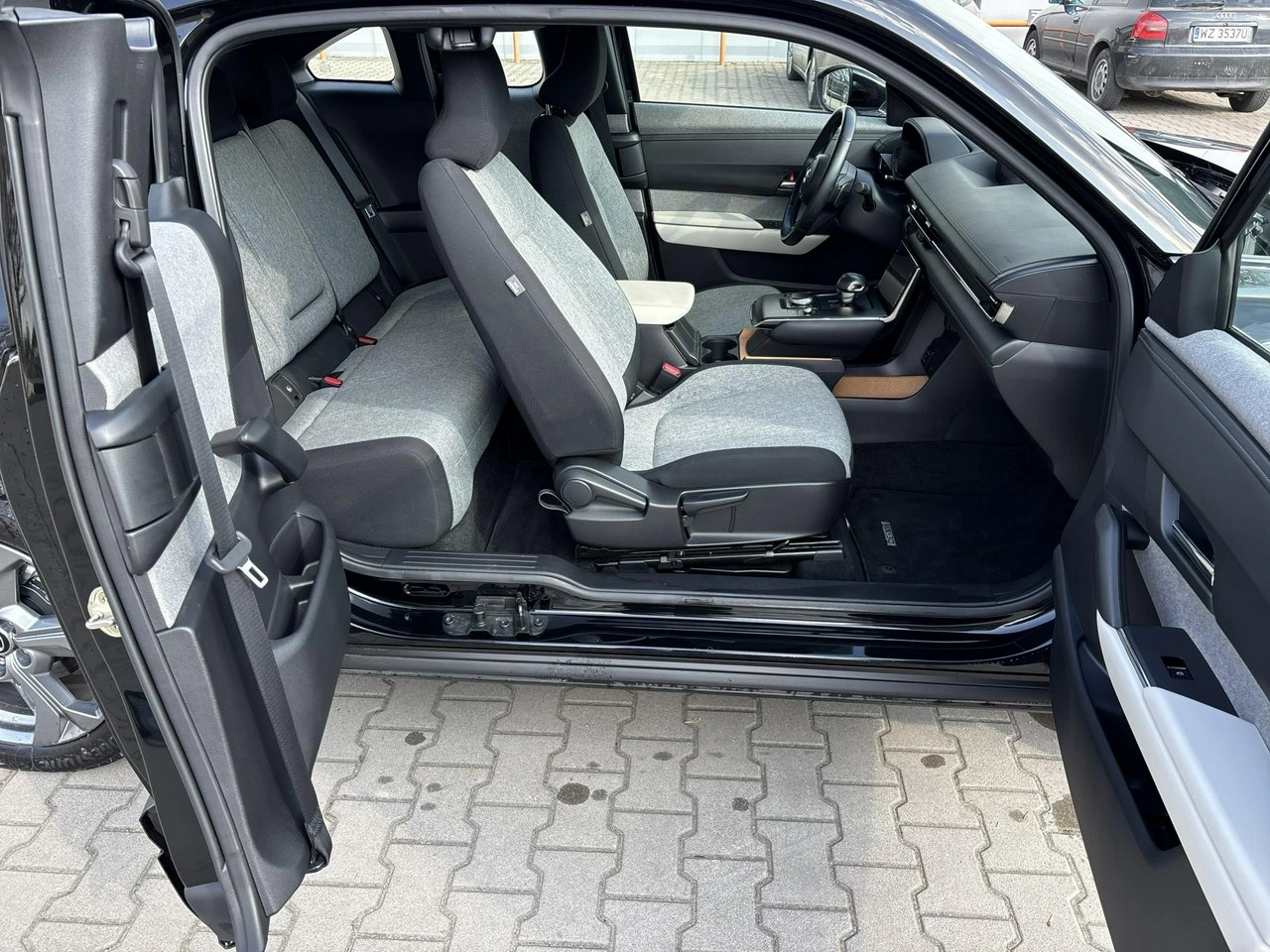 Mazda MX-30 - Zdjęcie 16