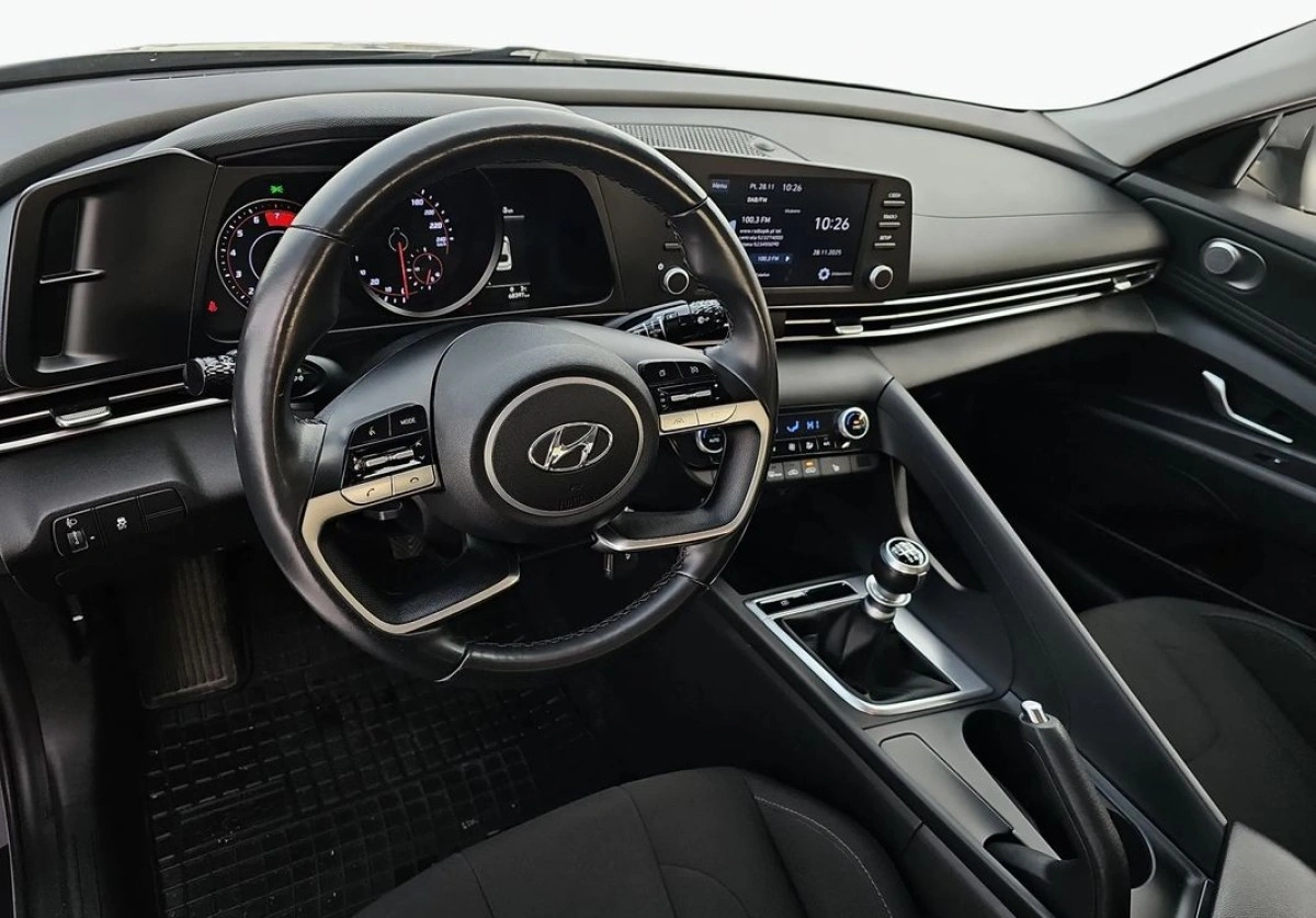 Hyundai Elantra - Zdjęcie 5