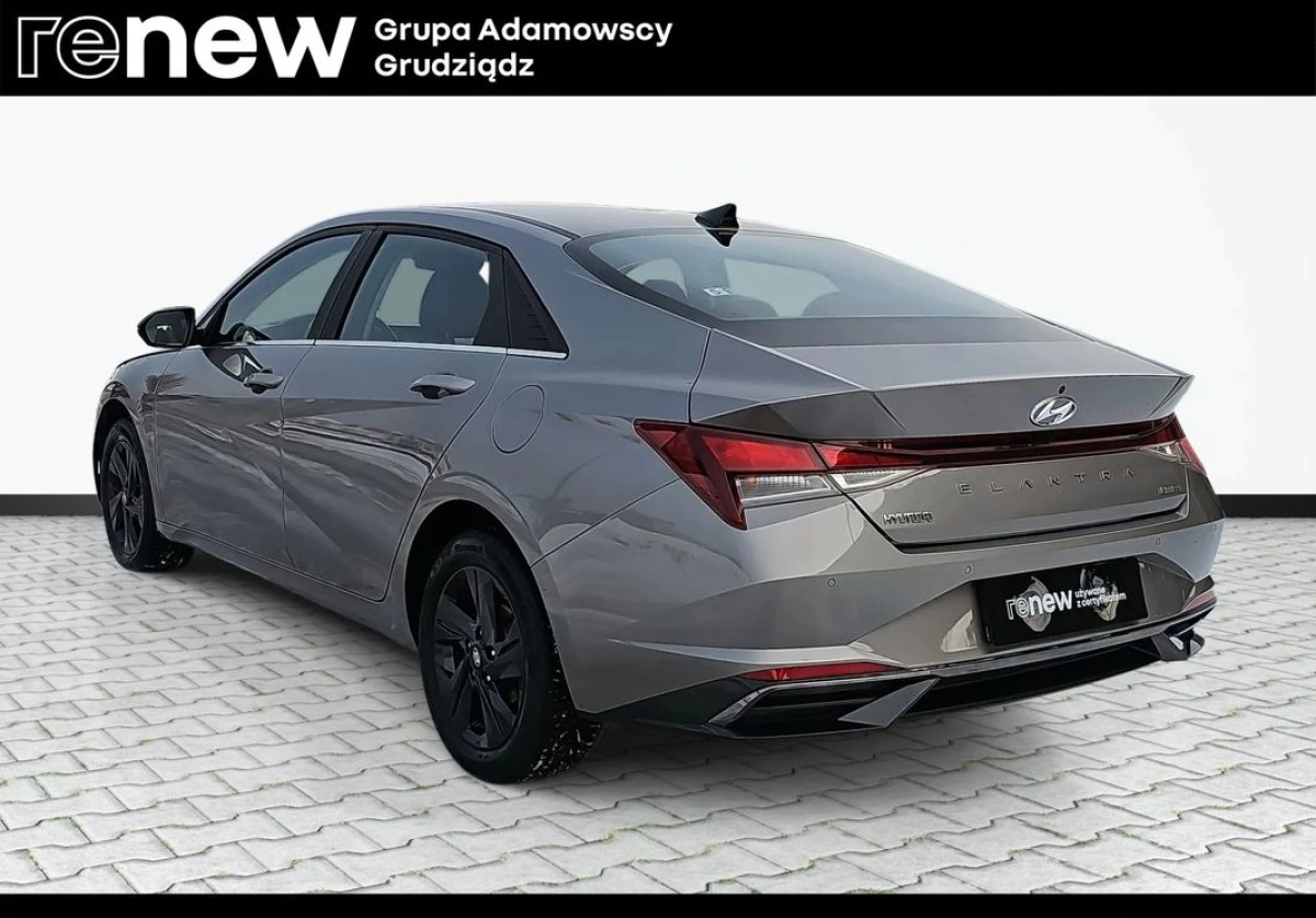 Hyundai Elantra - Zdjęcie 7