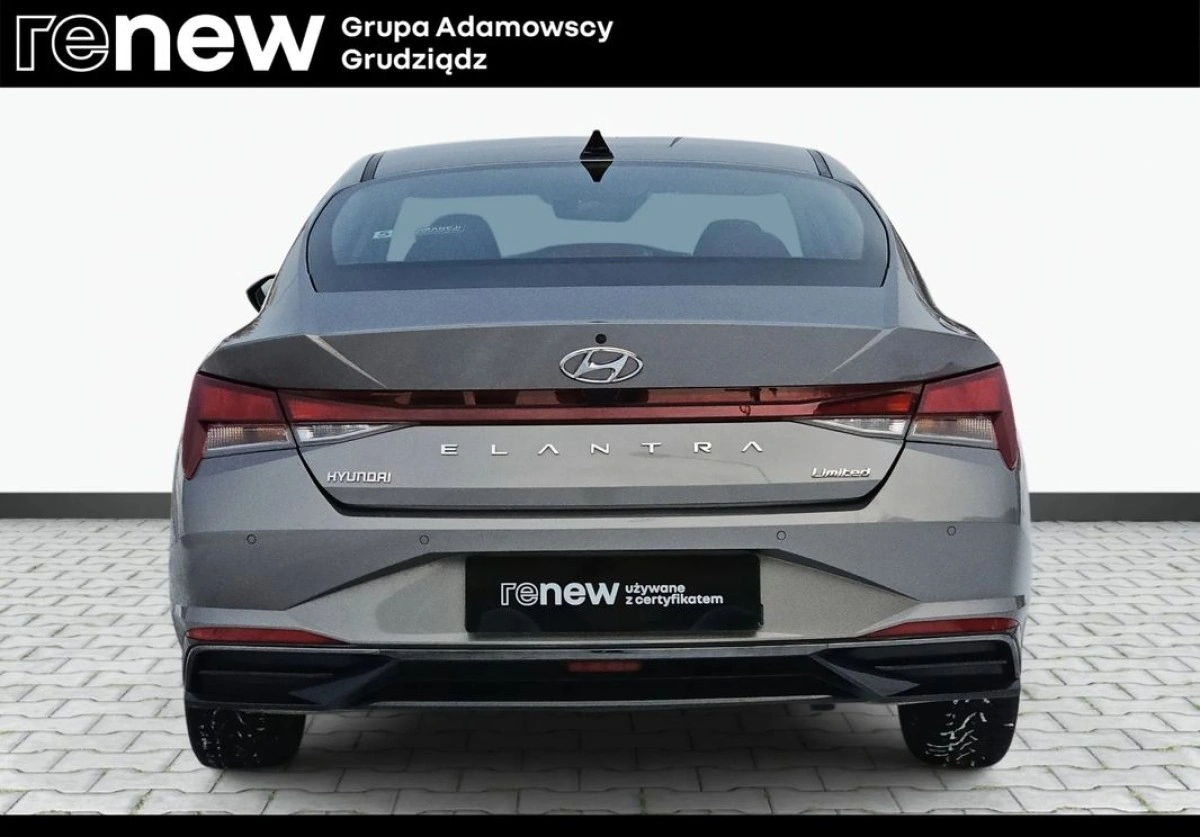 Hyundai Elantra - Zdjęcie 10