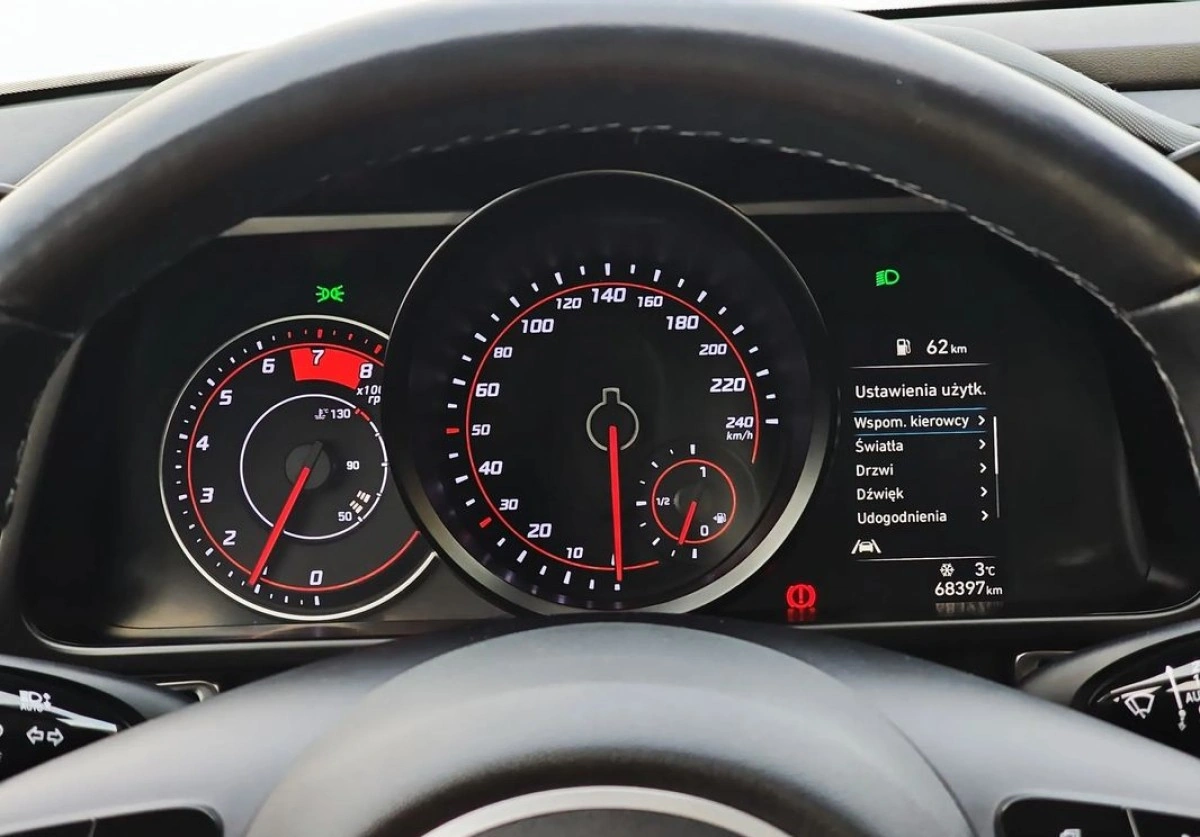 Hyundai Elantra - Zdjęcie 18