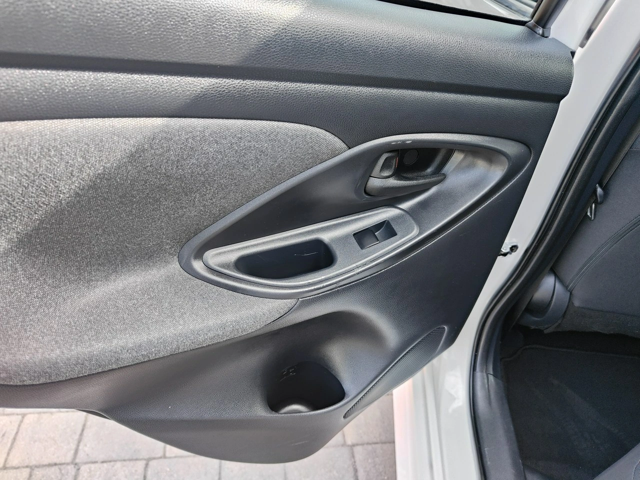 Toyota Yaris - Zdjęcie 27