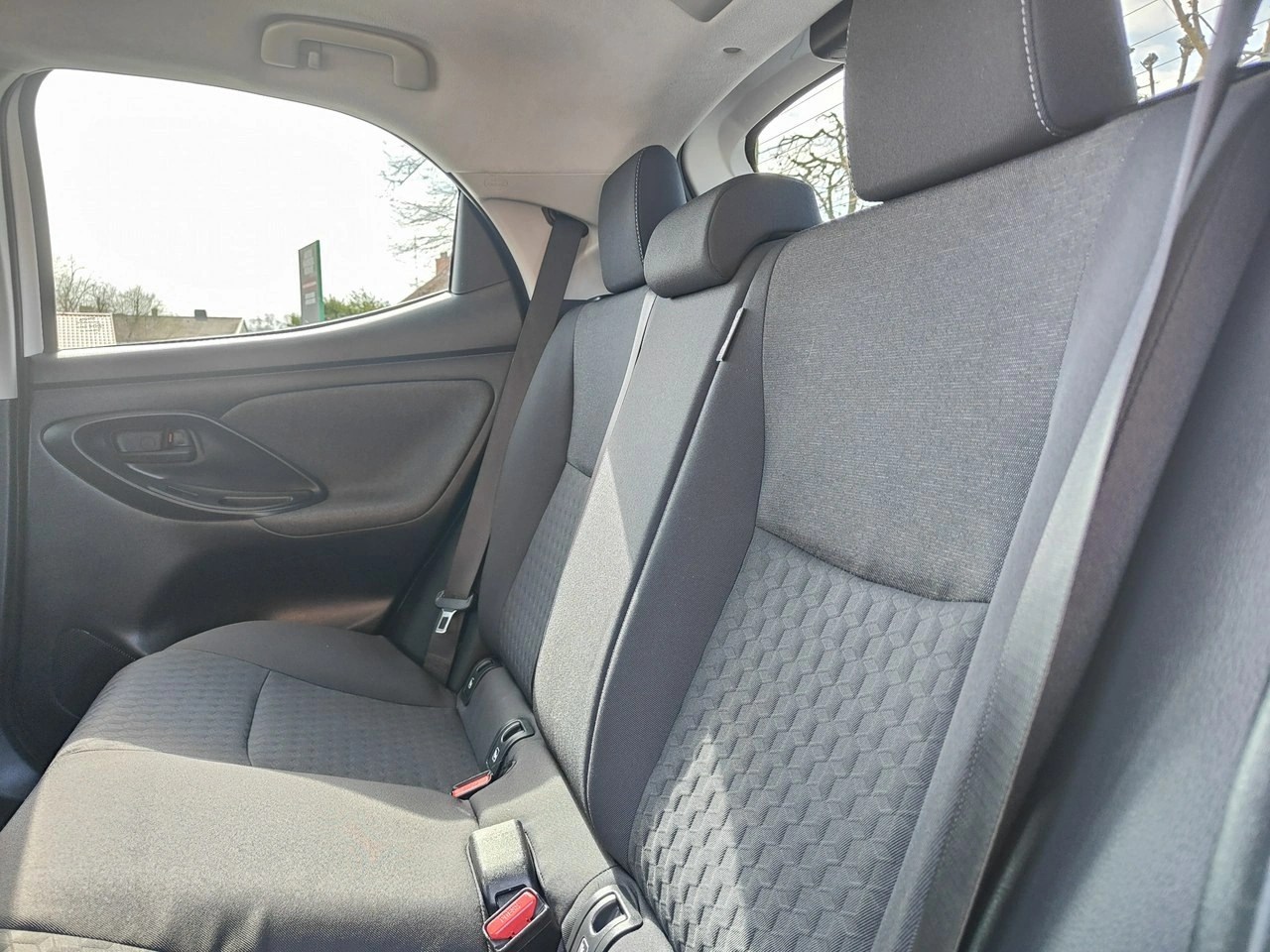 Toyota Yaris - Zdjęcie 25