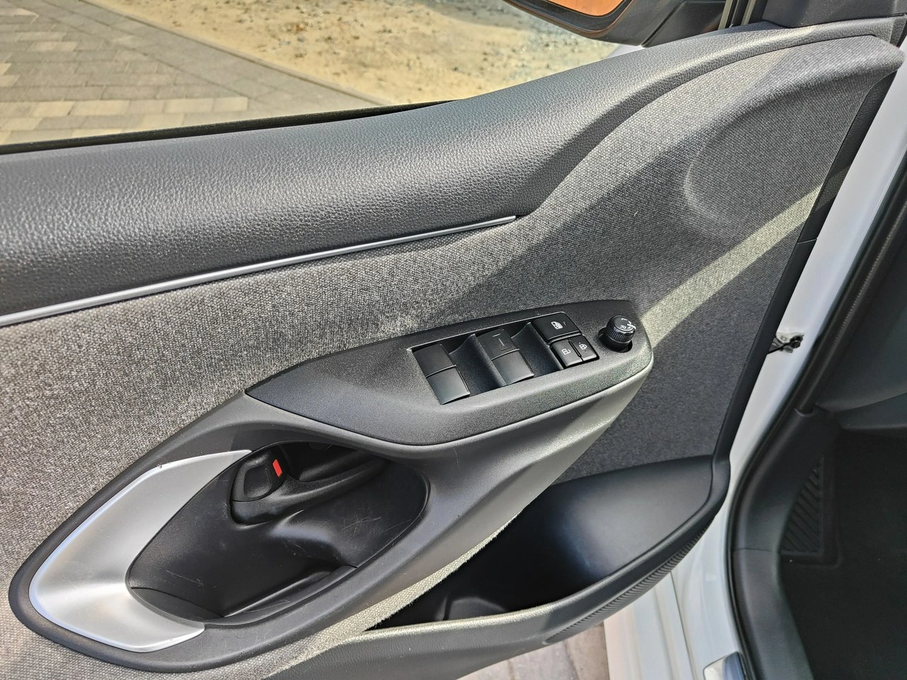 Toyota Yaris - Zdjęcie 17