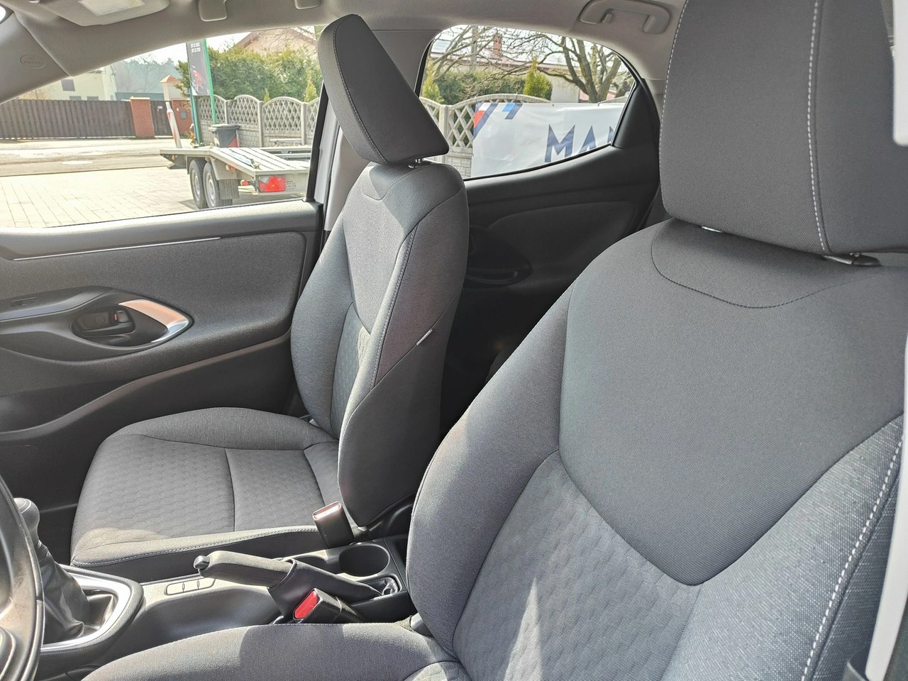 Toyota Yaris - Zdjęcie 13