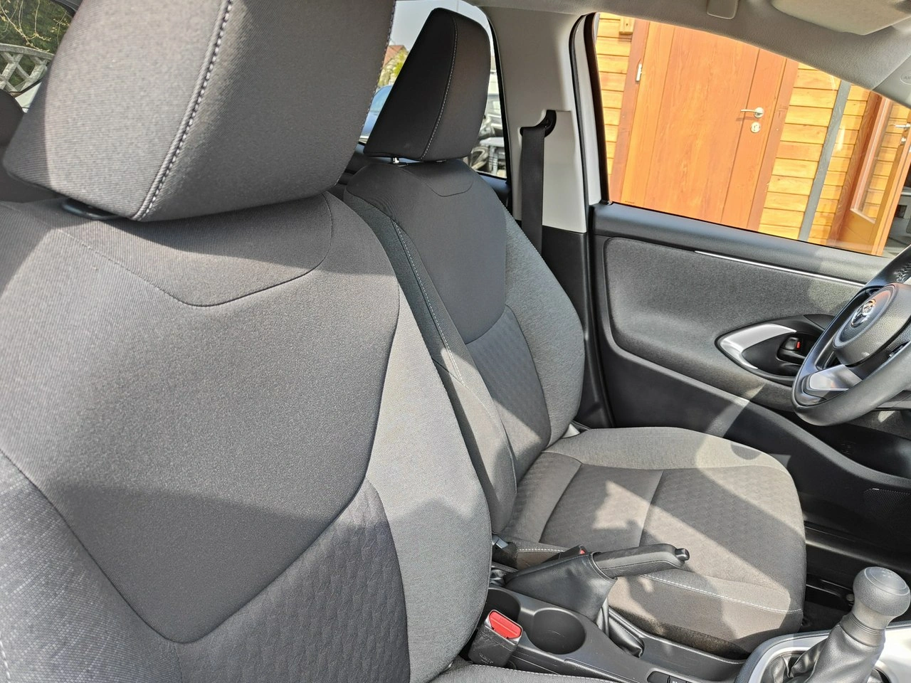 Toyota Yaris - Zdjęcie 19