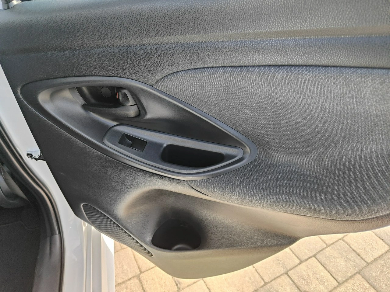 Toyota Yaris - Zdjęcie 24